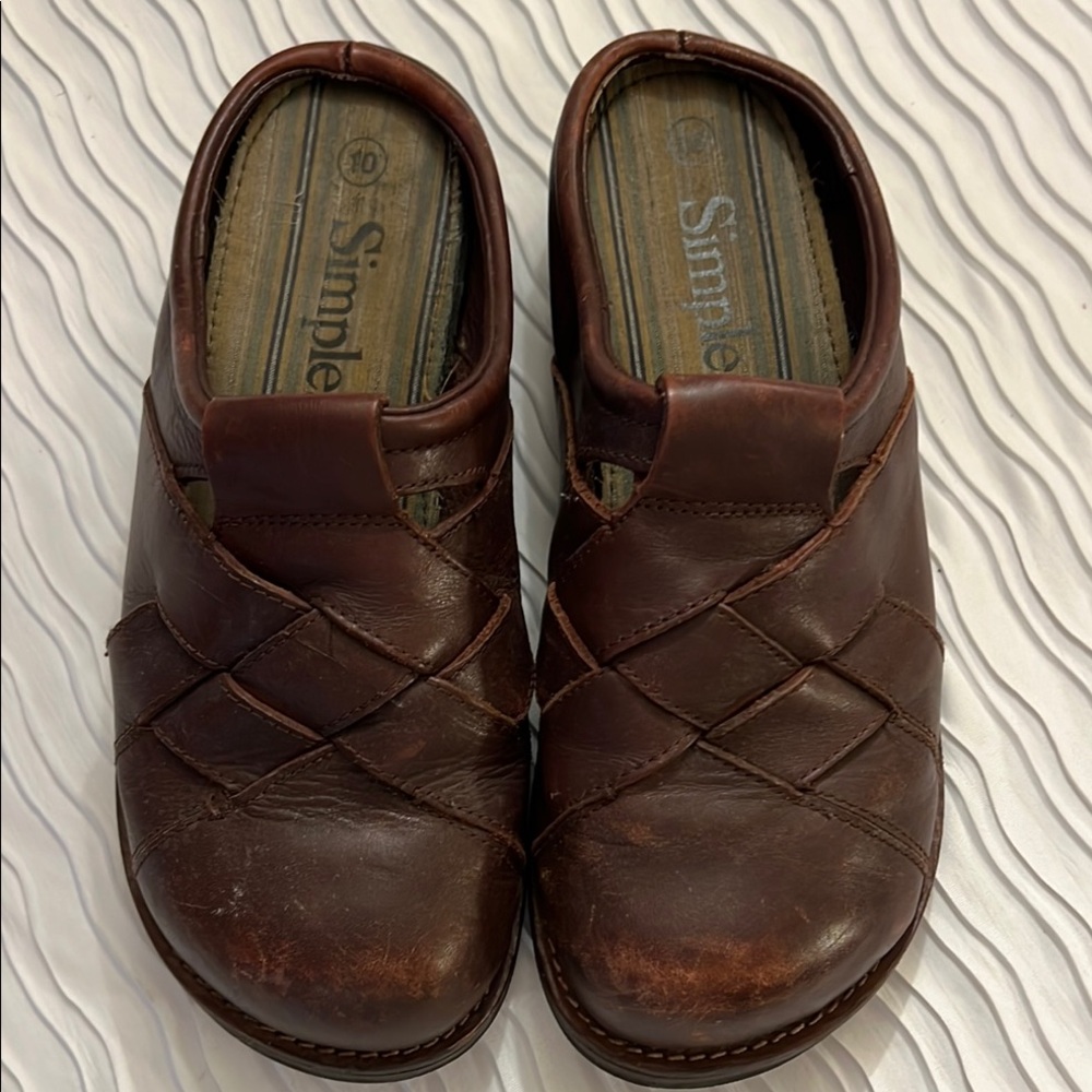 Simple Brown Leather Mules with Woven Design